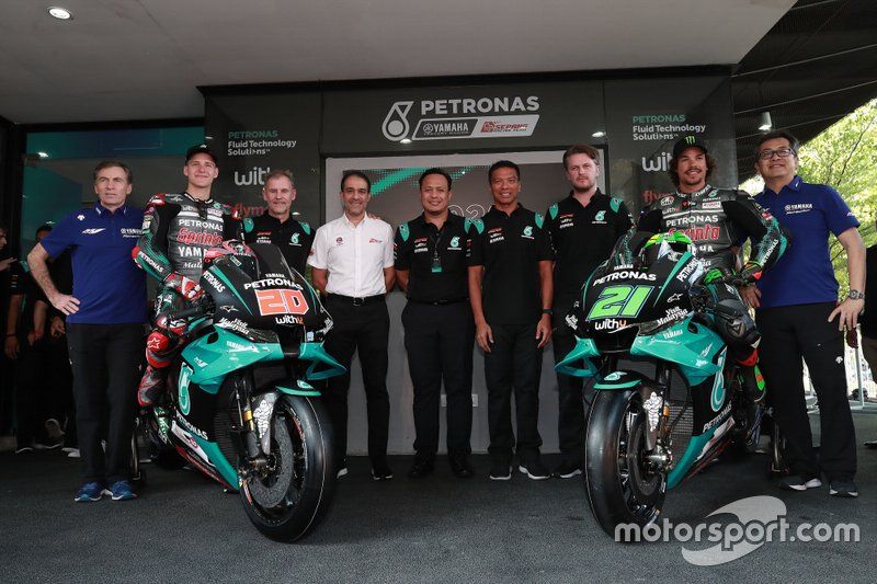 Fabio Quartararo, Franco Morbidelli, Petronas Yamaha SRT con el equipo