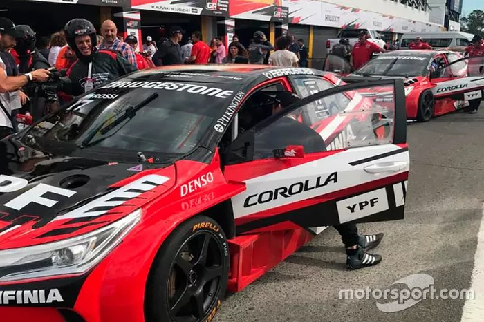 Fernando Alonso al volante del Toyota Corolla de Súper TC2000