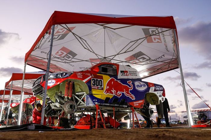 #300 Toyota Gazoo Racing: Nasser Al-Attiyah, Matthieu Baumel
