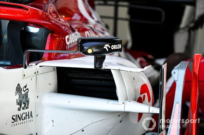 Detalle aerodinámico del retrovisor del Alfa Romeo Racing C39 