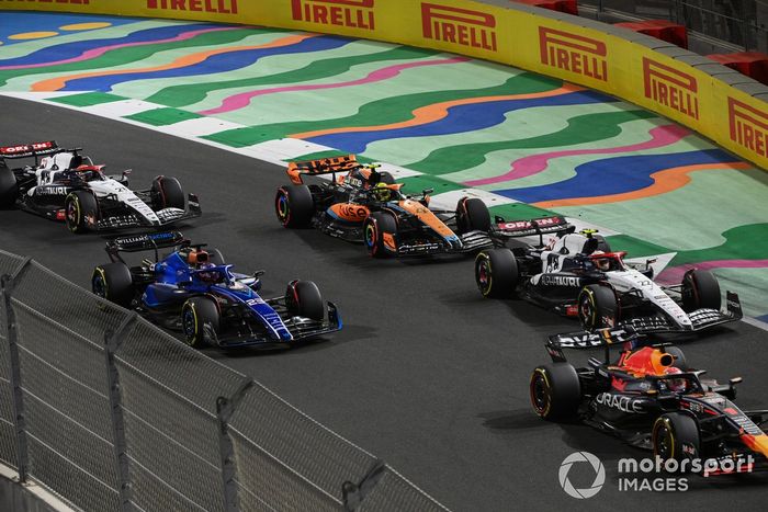Max Verstappen, Red Bull Racing RB19, Yuki Tsunoda, AlphaTauri AT04, Alex Albon, Williams FW45, Lando Norris, McLaren MCL60