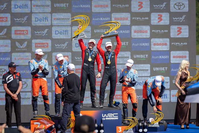 Podium: Winners Oliver Solberg, Elliott Edmondson, Toyota Gazoo Racing WRT Toyota GR Yaris Rally1, second place Ott Tänak, Martin Järveoja, Hyundai World Rally Team Hyundai i20 N Rally1, third place Thierry Neuville, Martijn Wydaeghe, Hyundai World Rally 