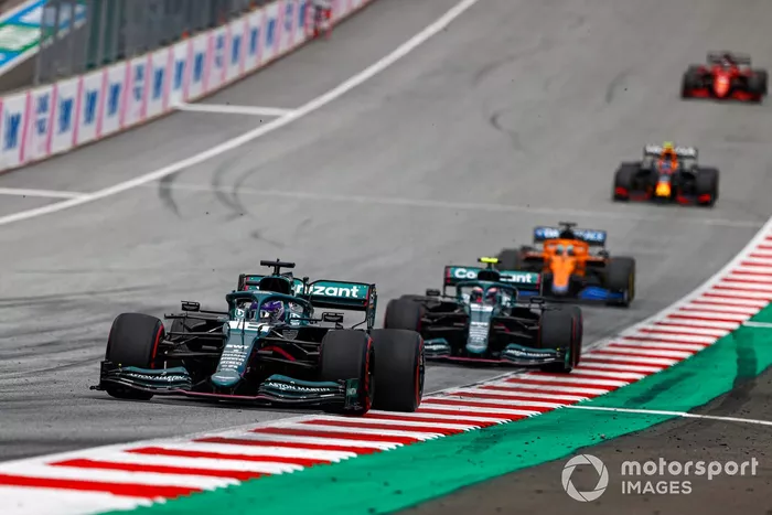 Lance Stroll, Aston Martin AMR21, Sebastian Vettel, Aston Martin AMR21