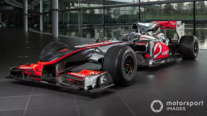 lewis-hamilton-s-mclaren-mp4-25a