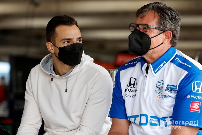 Alex Palou, Chip Ganassi Racing Honda con su jefe de equipo Ricky Davis