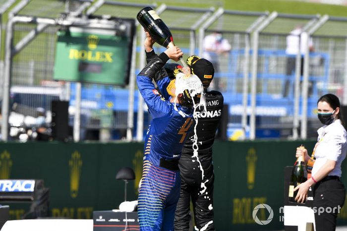 Podio: tercer lugar Lando Norris, McLaren celebra