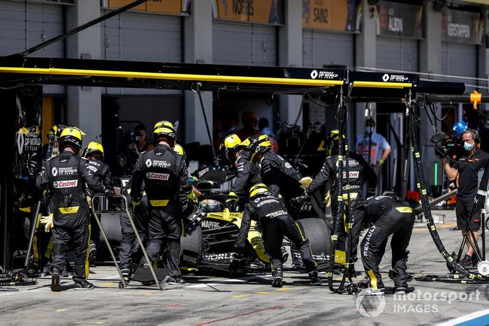 Daniel Ricciardo, Renault F1 Team R.S.20 se retira de la carrera