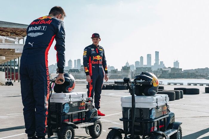 Max Verstappen, Red Bull Racing, Alex Albon, Red Bull Racing
