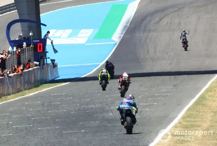 Ganador Fabio Quartararo, Petronas Yamaha SRT, Joan Mir, Team Suzuki MotoGP en quinto lugar
