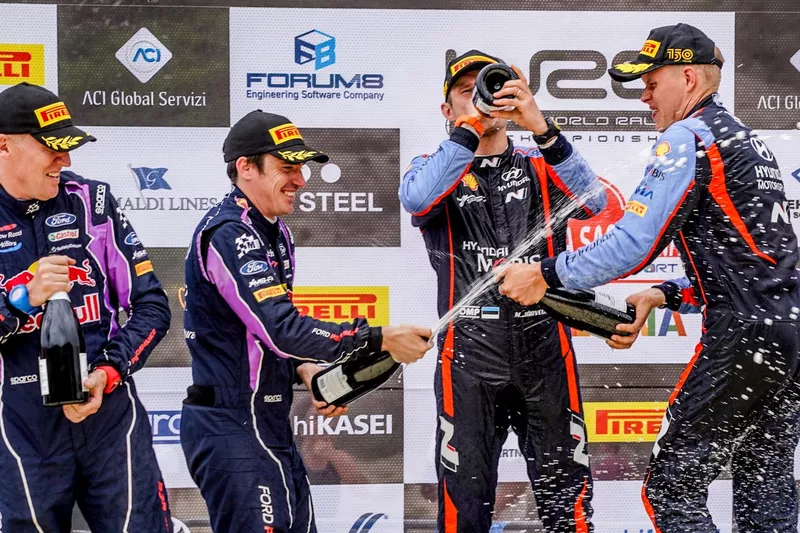 Podio: Craig Breen, Paul Nagle, M-Sport Ford World Rally Team Ford Puma Rally1, Ott Tänak, Martin Järveoja, Hyundai World Rally Team Hyundai i20 N Rally1.