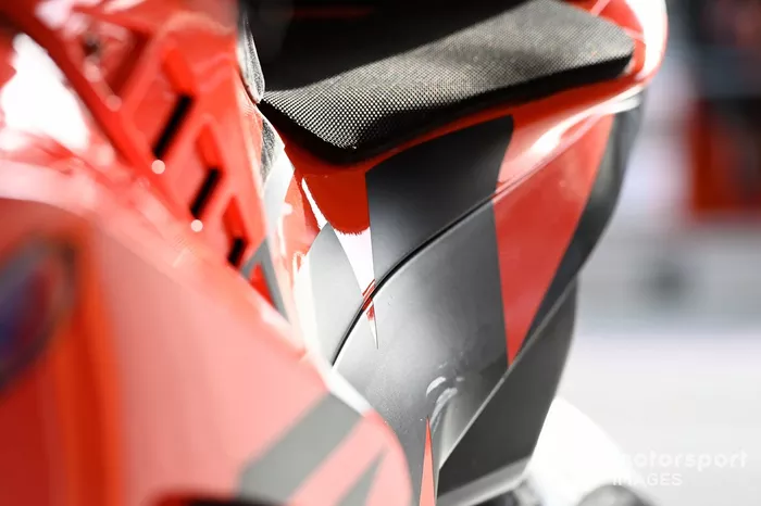 Detalle de la moto Tech3 KTM