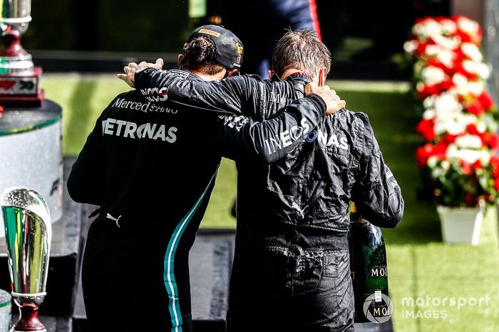 Podio: ganador Lewis Hamilton, Mercedes-AMG F1