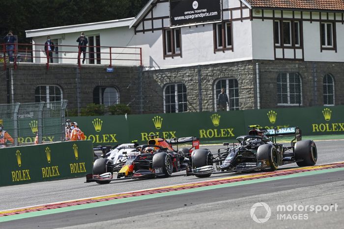 Valtteri Bottas, Mercedes F1 W11, Max Verstappen, Red Bull Racing RB16