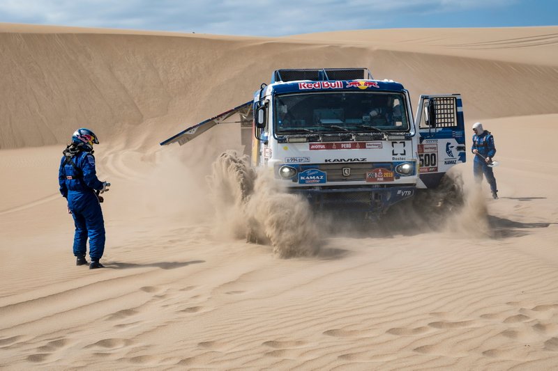 #500 Team Kamaz Master: Eduard Nikolaev, Evgeny Yakovlev, Vladimir Rybakov