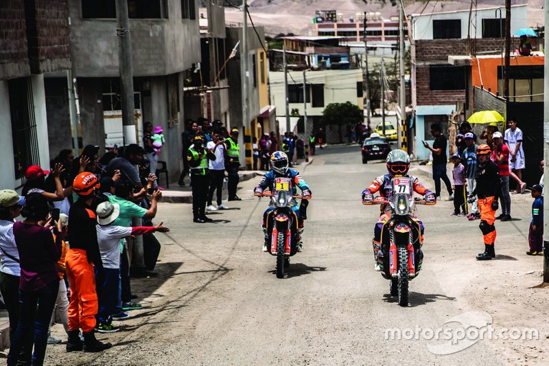 #77 Red Bull KTM Factory Racing KTM: Luciano Benavides, #1 Red Bull KTM Factory Racing KTM: Matthias Walkner