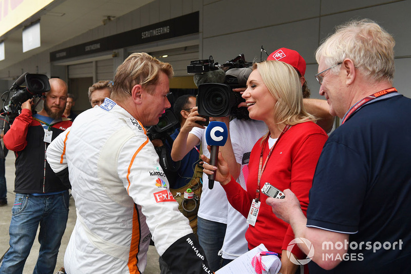 Mika Hakkinen tijdens een Legends-demo op Suzuka