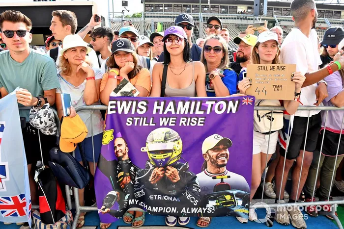 Lewis Hamilton, Mercedes-AMG, fans
