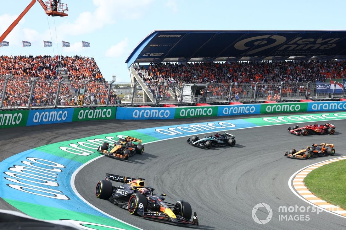 Max Verstappen, Red Bull Racing RB20, Lando Norris, McLaren MCL38, George Russell, Mercedes F1 W15, Oscar Piastri, McLaren MCL38