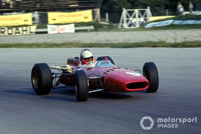 30: Mike Parkes, Ferrari 312