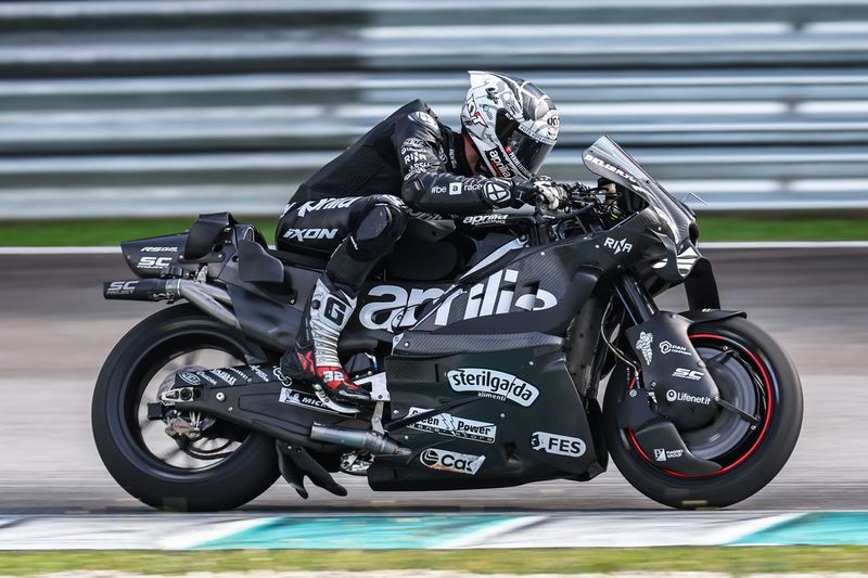 Lorenzo Savadori, Aprilia Racing
