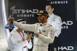 Podium: segundo, Lewis Hamilton, Mercedes AMG F1
