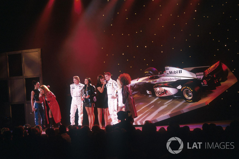 Mika Hakkinen, David Coulthard, McLaren con las Spice Girls