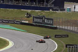 Kevin Magnussen, Haas F1 Team VF-17, Daniel Ricciardo, Red Bull Racing RB13 and Stoffel Vandoorne, M