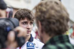 Charles Leclerc, Sauber parla con i media