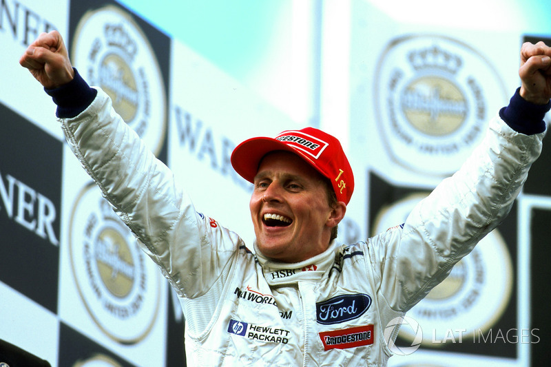 Ganador de la carrera Johnny Herbert, Stewart Ford SF3