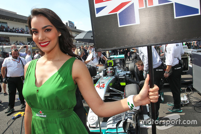 Chica de la parrilla de Lewis Hamilton, Mercedes AMG F1 W07 Hybrid