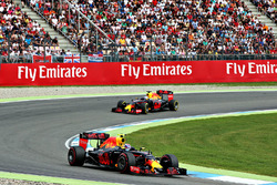 Max Verstappen, Red Bull Racing RB12; Daniel Ricciardo, Red Bull Racing RB12
