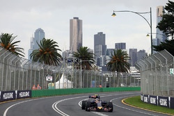 Карлос Сайнс мл., Scuderia Toro Rosso STR11