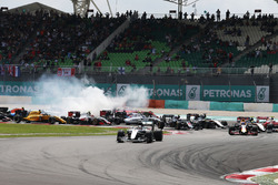 Lewis Hamilton, Mercedes AMG F1, W07 Hybrid, nach dem Start