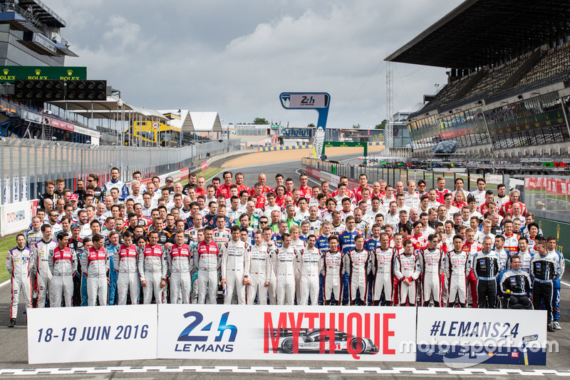 Das traditionelle Fahrer-Gruppenfoto in Le Mans