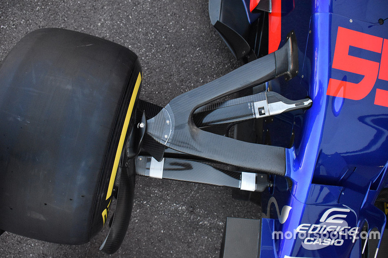 Scuderia Toro Rosso STR12 front suspension detail