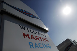 Le logo Williams sur le motorhome