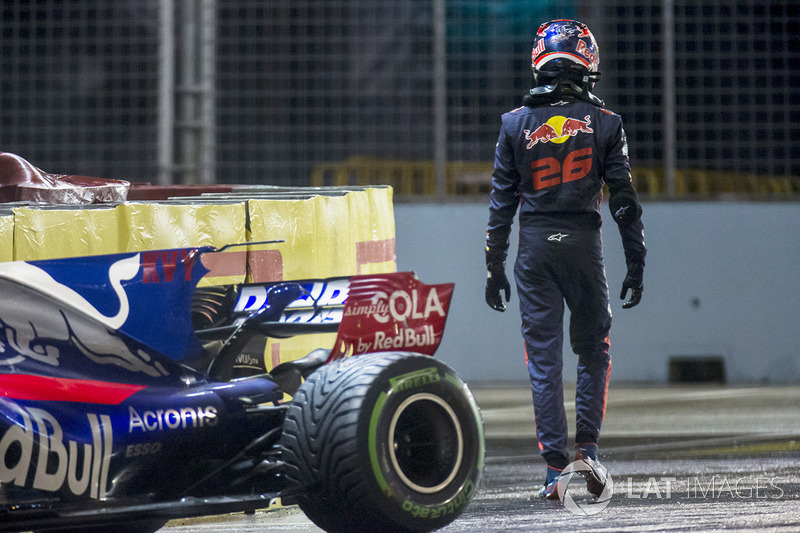 Kazalı Daniil Kvyat Scuderia Toro Rosso STR12