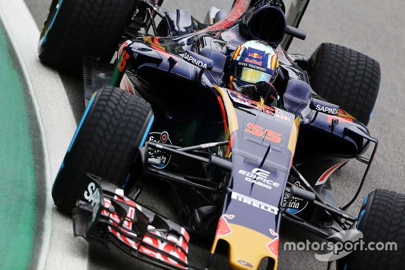 15: Карлос Сайнс, Scuderia Toro Rosso STR11