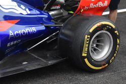 Scuderia Toro Rosso STR12, side pods