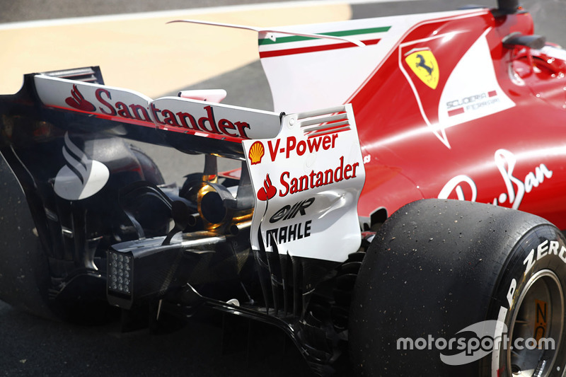 Полум'я з Ferrari SF70H Кімі Райкконена