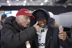 Niki Lauda, président non-exécutif, Mercedes AMG, et Lewis Hamilton, Mercedes AMG
