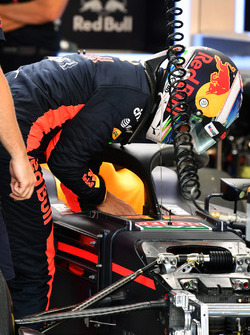 Daniel Ricciardo, Red Bull Racing RB13 y el halo