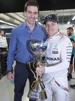 Toto Wolff, Executive Director Mercedes AMG F1, Valtteri Bottas, Mercedes AMG F1
