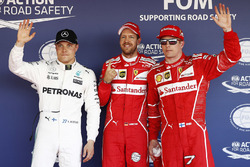 Обладатель поул-позиции Себастьян Феттель, Ferrari, Кими Райкконен, Ferrari, – второе место, Валттер
