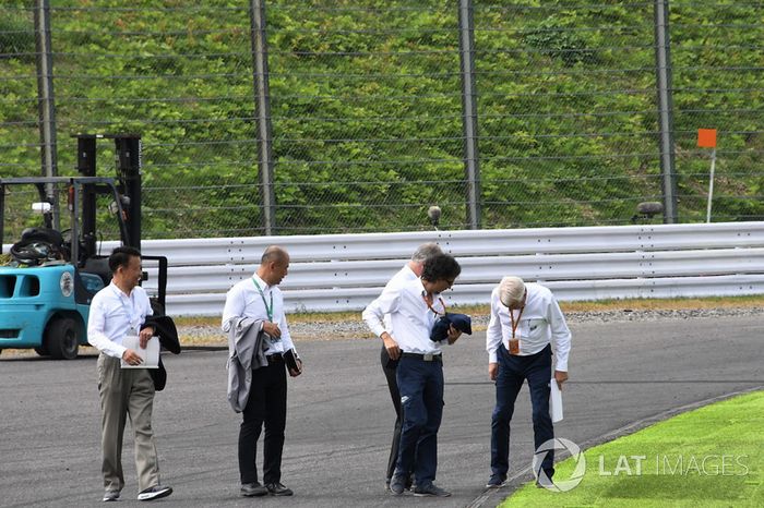 Laurent Mekies, Director de Seguridad de FIA y Charlie Whiting, FIA.