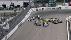 Choque antes de la bandera verde en Gateway carrera 1