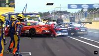 Acidente grave fere mecânicos da Stock Car