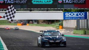 Así es un día en las carreras con CUPRA