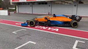 Esordio in pista della McLaren MCL35