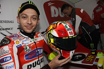 Rossi: Após morte de Simoncelli, segui correndo "por amor"